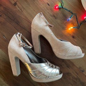 Pin-Up style high heels